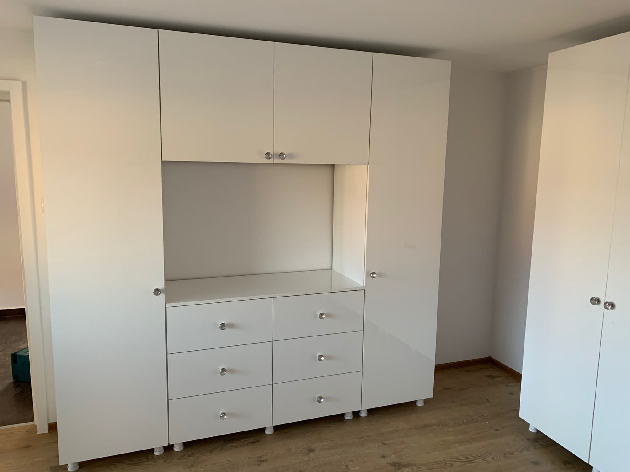 Mobilier Dressing - cu spatiu pentru TV